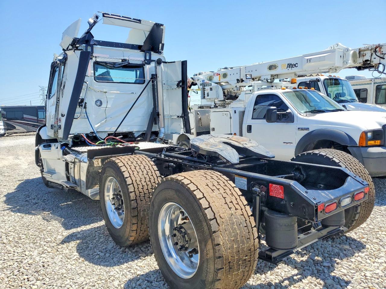 2026 Volvo All other VIN 4V4WC9DH8TN713536 photo 3