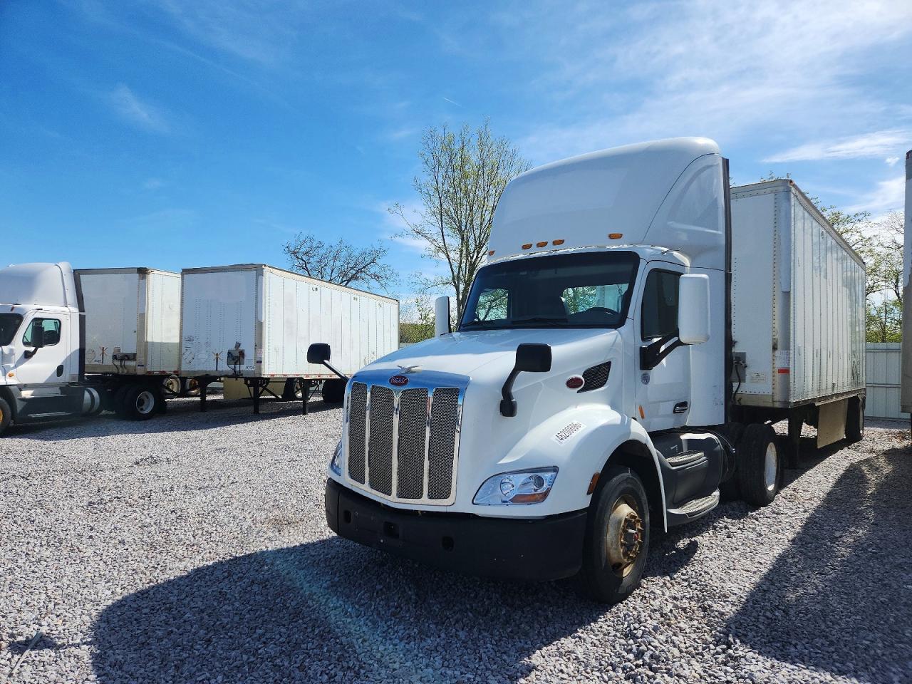 2017 PETERBILT All other VIN 1XPBA48XXHD429003 photo 2