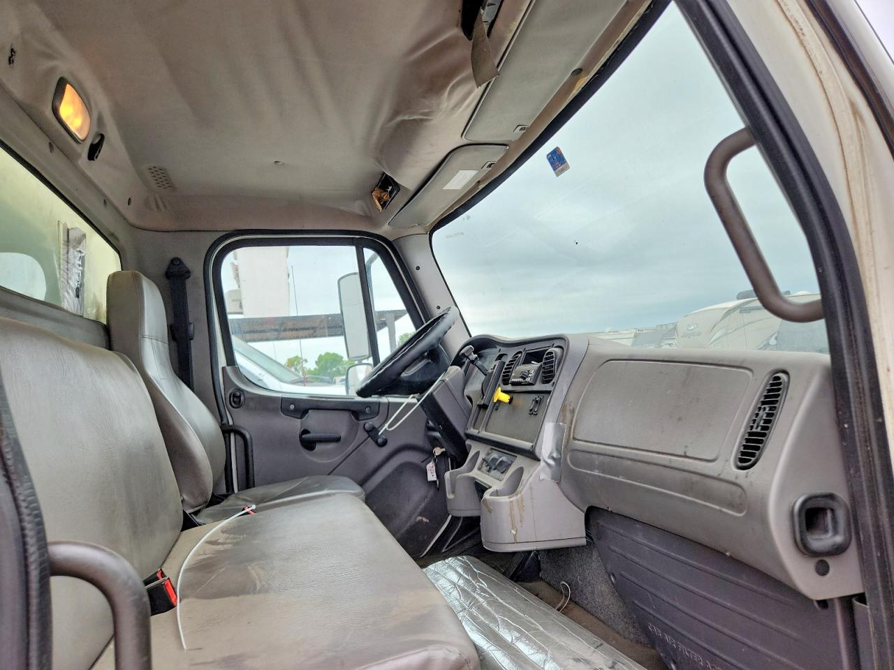 2016 FREIGHTLINER All other VIN 1FVACWDT9GHGY5475 photo 5