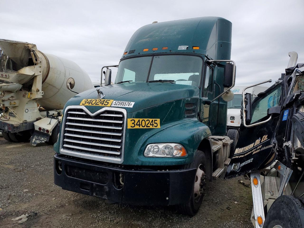 2015 MACK All models VIN 1M1AW01XXFM007103 photo 2