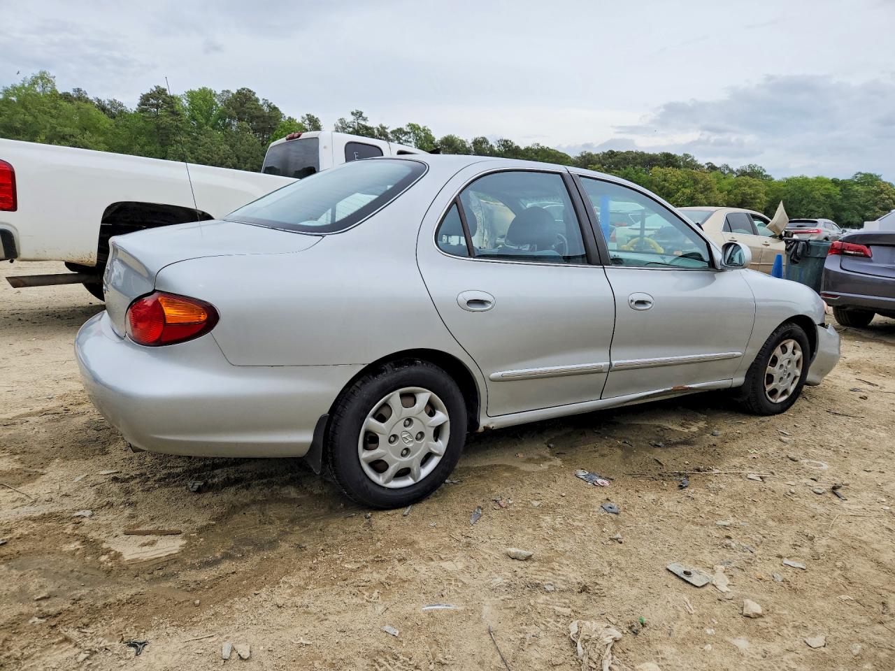 2000 Hyundai Elantra VIN KMHJF35F7YU005228 photo 3