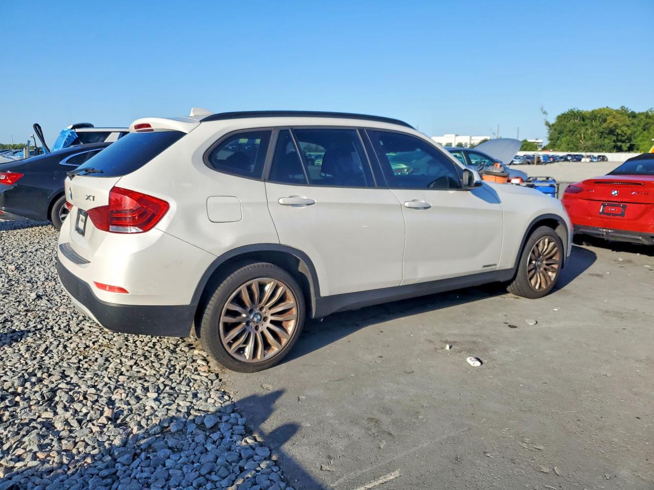 2013 BMW X1 VIN WBAVM1C58DVW46481 photo 3
