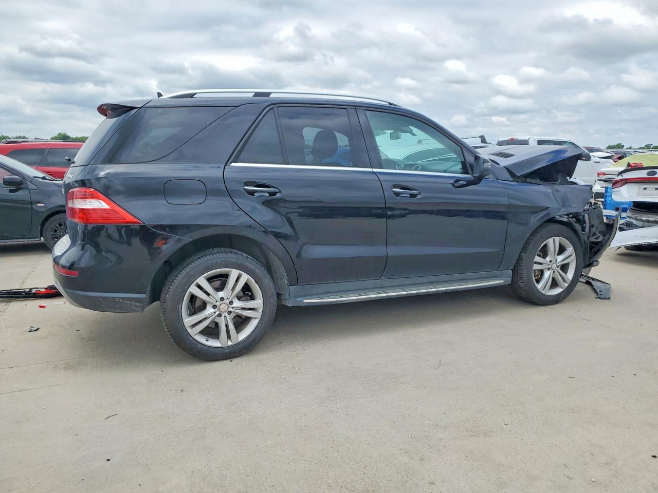 2014 MERCEDES-BENZ M-class VIN 4JGDA5HB8EA418790 photo 3