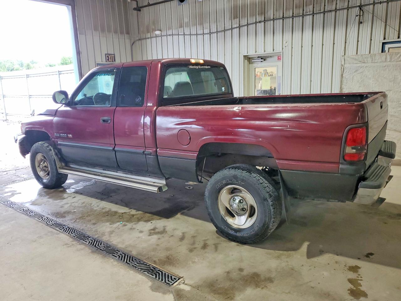 2000 Dodge Ram 1500 VIN 1B7HF13Y4YJ111276 photo 2