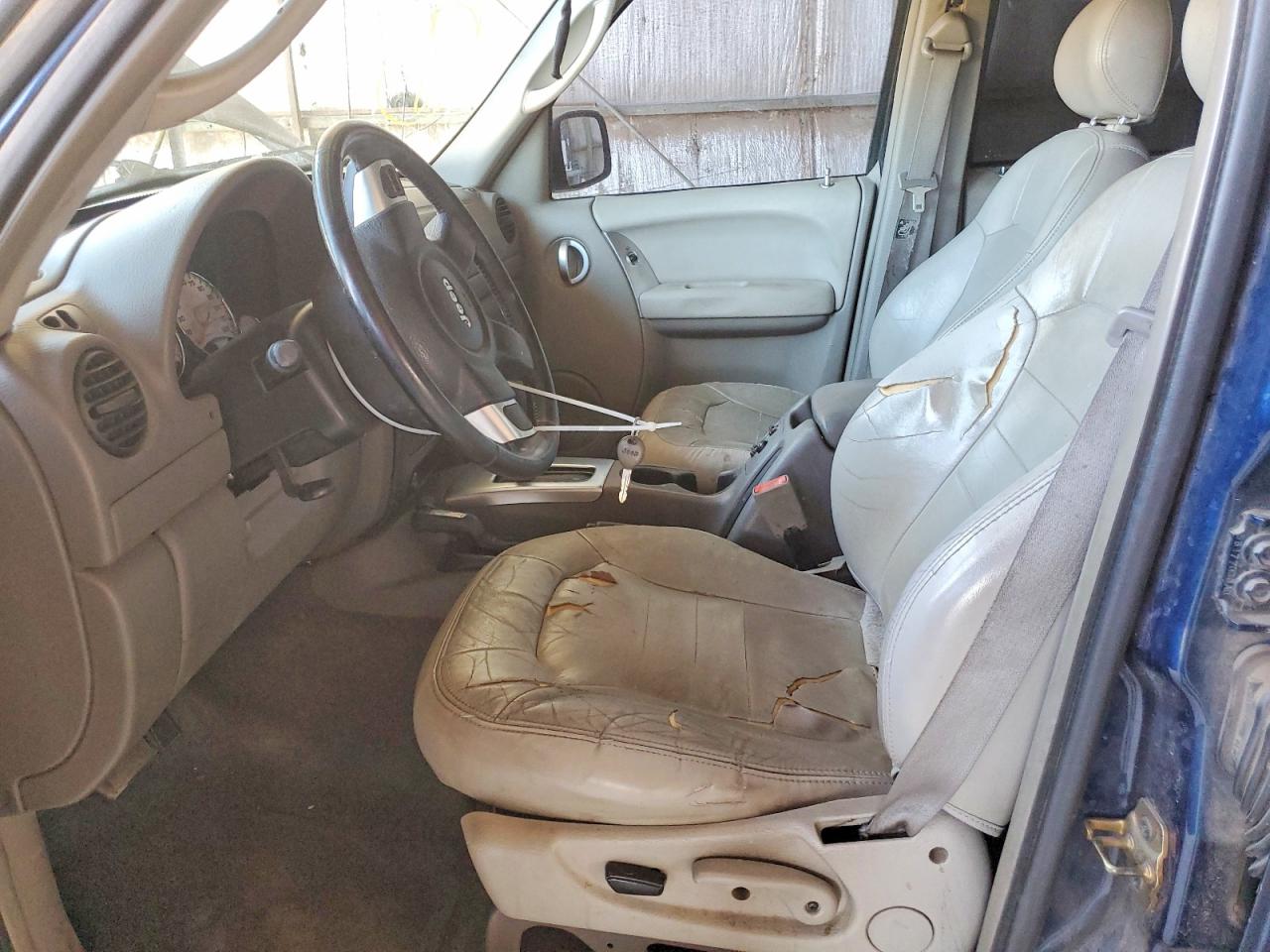 2002 Jeep Liberty VIN 1J4GL58K82W270919 photo 7