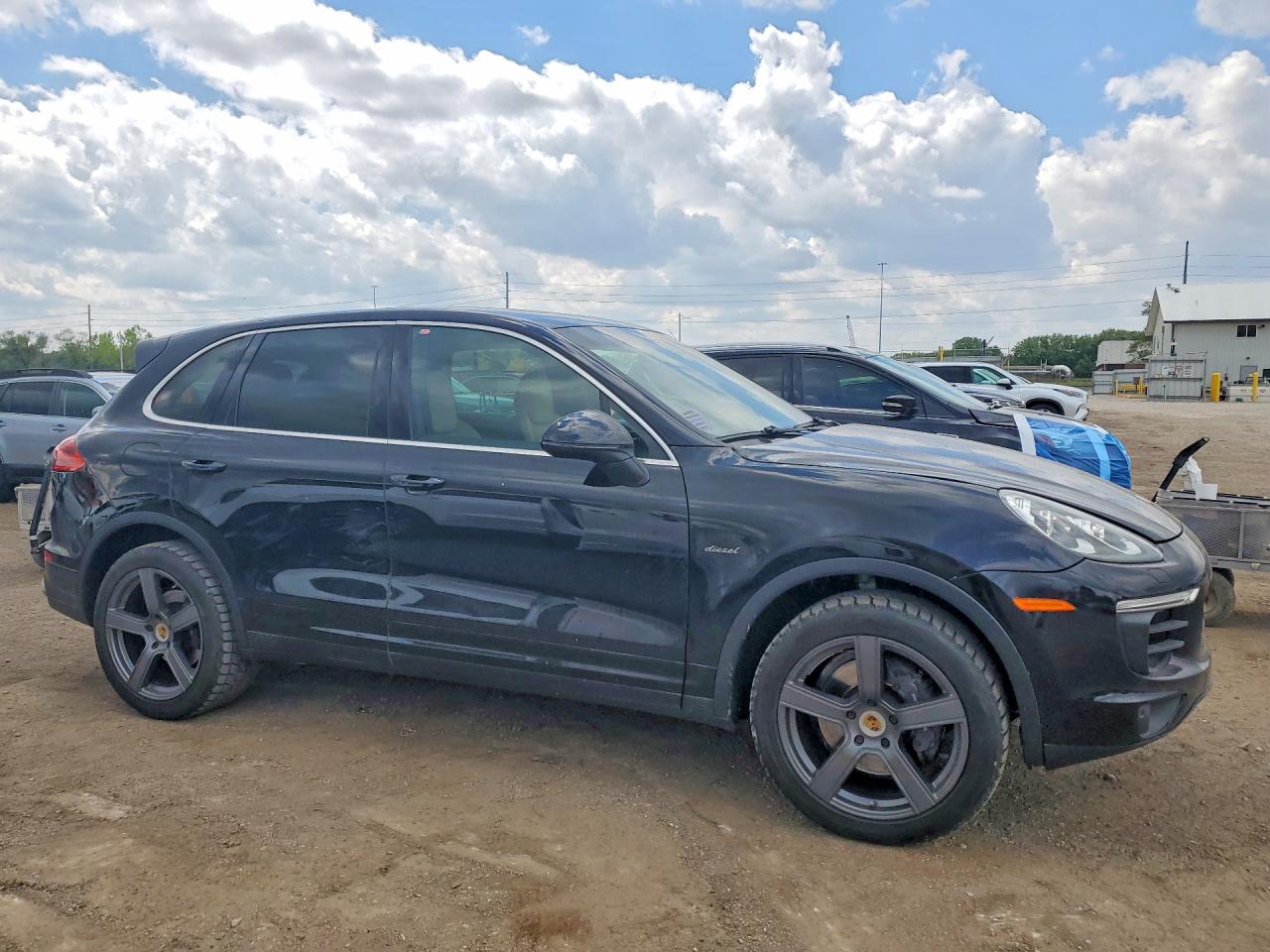 2016 Porsche Cayenne VIN WP1AF2A26GLA40525 photo 4