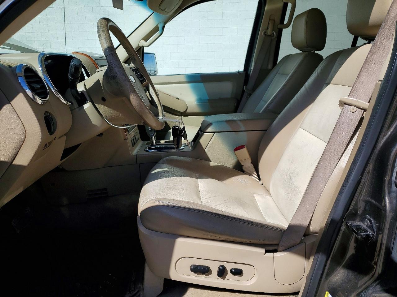 2008 Ford Explorer VIN 1FMEU74E08UB35276 photo 7