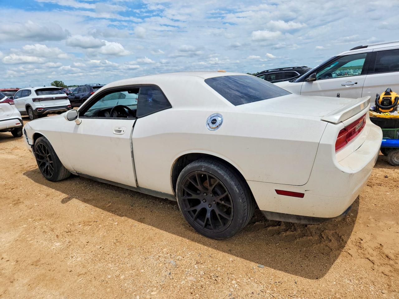 2009 Dodge Challenger VIN 2B3LJ54T49H599071 photo 2