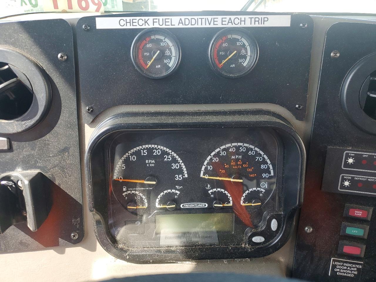 2013 FREIGHTLINER All other VIN 4UZADEDT1DCFF1403 photo 8