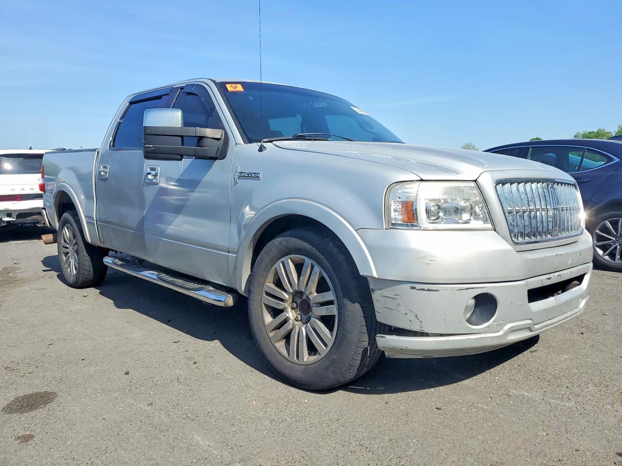 2008 Lincoln Mark lt VIN 5LTPW18578FJ01335 photo 4