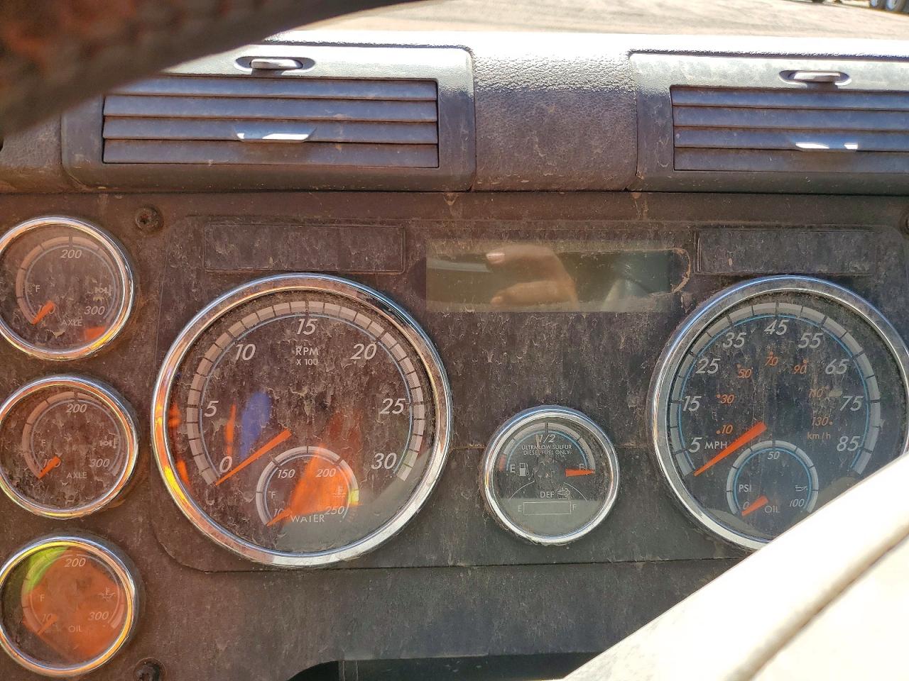 2015 FREIGHTLINER All models VIN 3AKJGLD56FSGM6075 photo 8