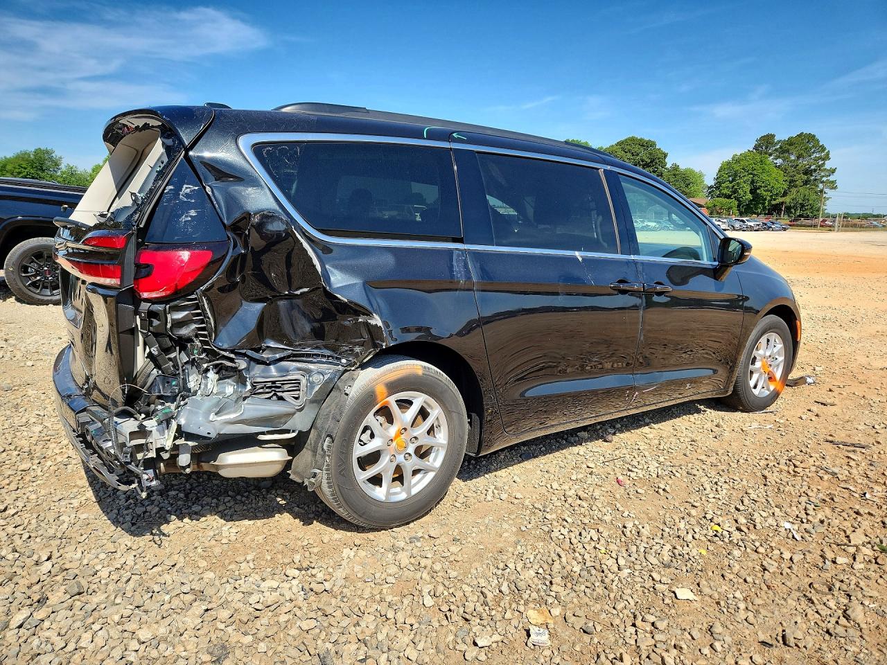 2022 Chrysler Pacifica VIN 2C4RC1BG0NR188174 photo 3