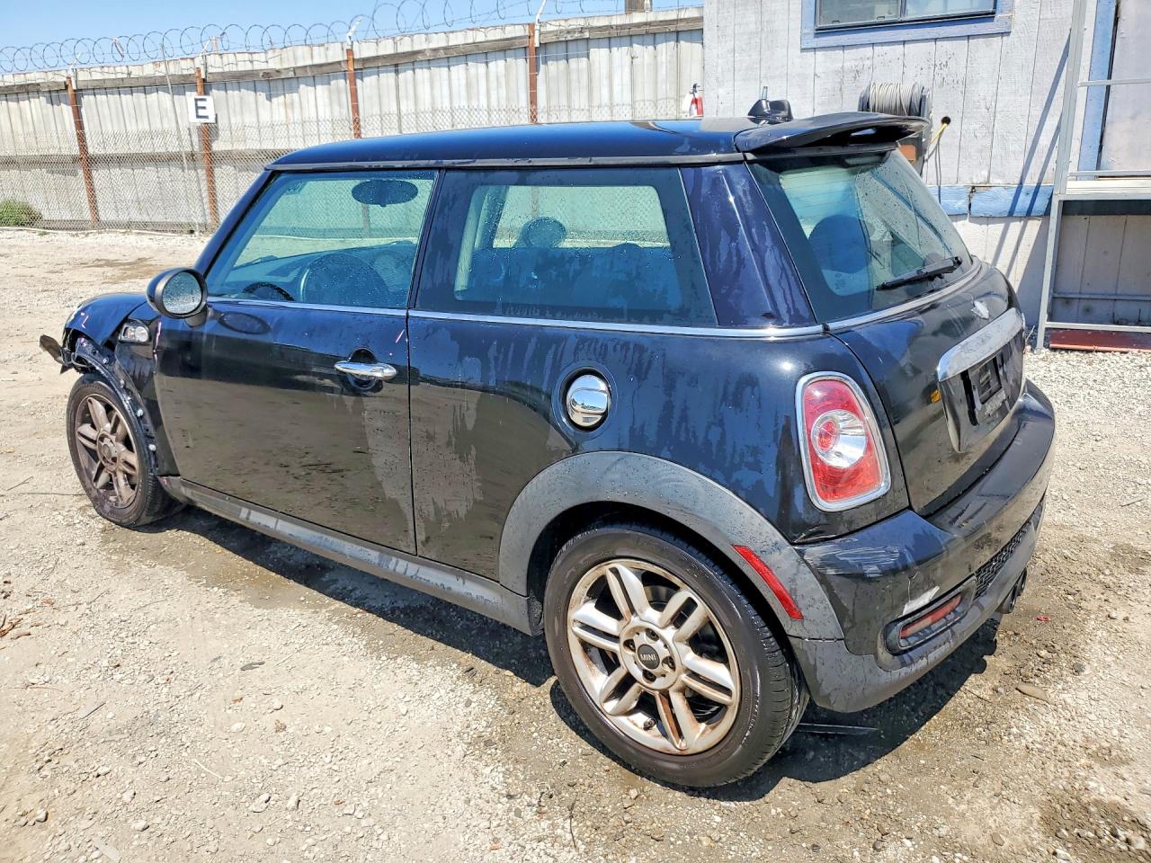 2012 Mini Cooper VIN WMWSV3C52CTY16436 photo 2