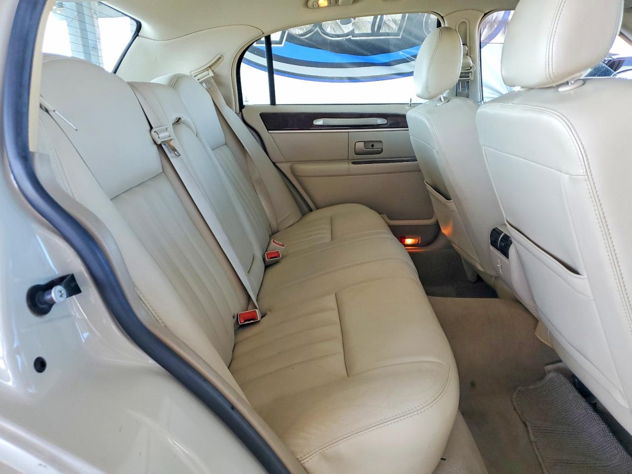 2007 Lincoln Towncar VIN 1LNHM81W57Y601629 photo 10