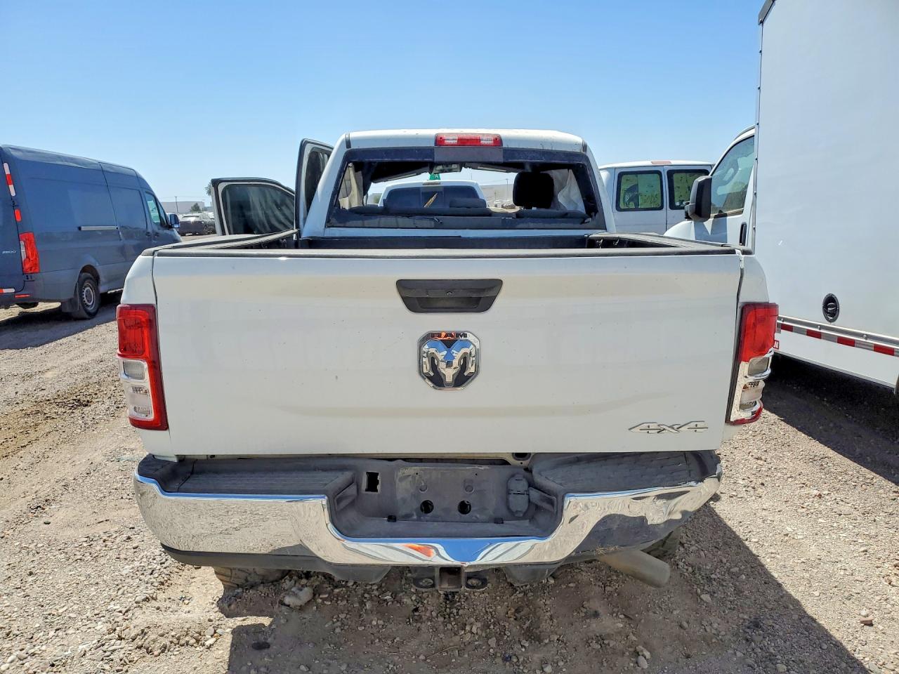 2021 Ram 2500 VIN 3C6UR5CL1MG658431 photo 6