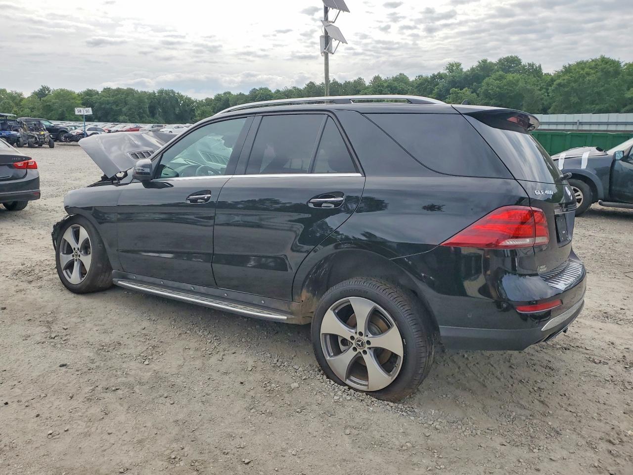 2019 Mercedes-Benz Gle class VIN 4JGDA5GB8KB209363 photo 2