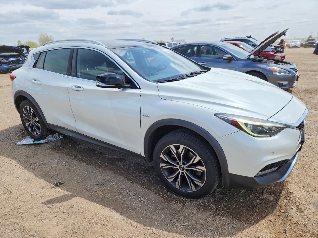 2017 Infiniti Qx30 VIN SJKCH5CR4HA025435 photo 4