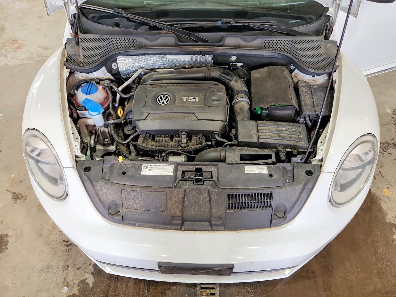 2016 Volkswagen Beetle VIN 3VWF17ATXGM637104 photo 11