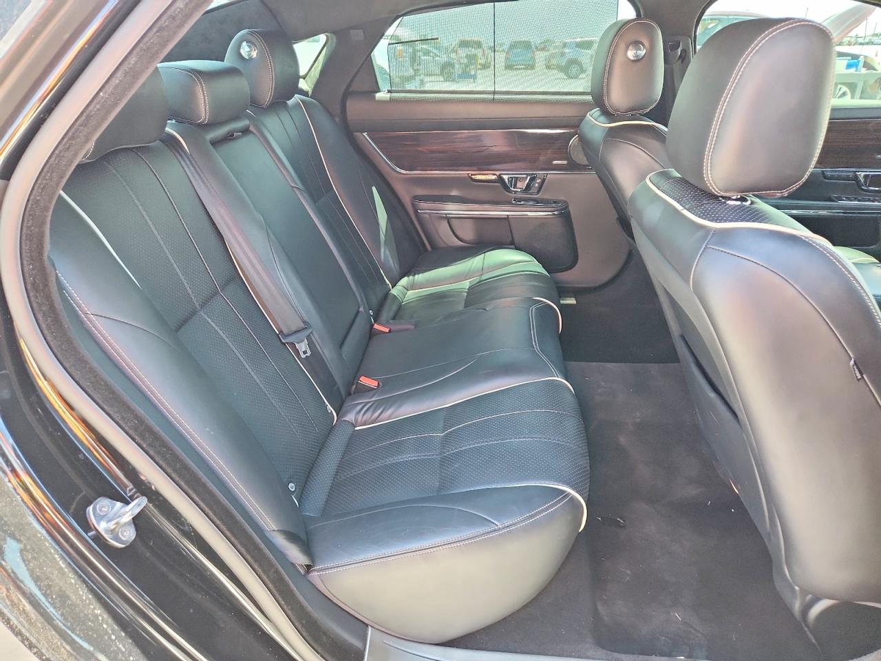 2015 Jaguar Xj VIN SAJWA2GZXF8V89383 photo 10