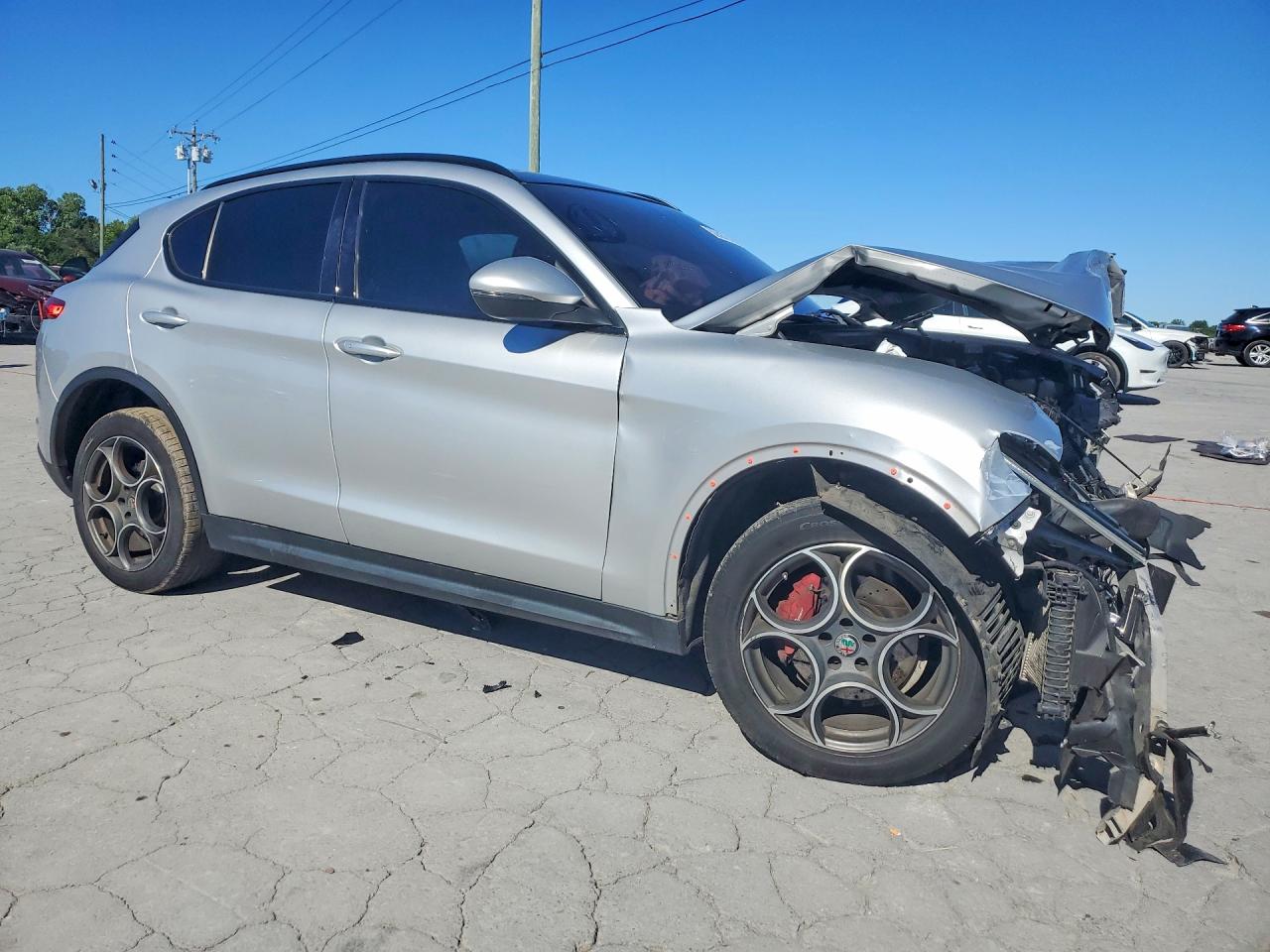 2018 Alfa Stelvio VIN ZASFAKPN6J7B92299 photo 4