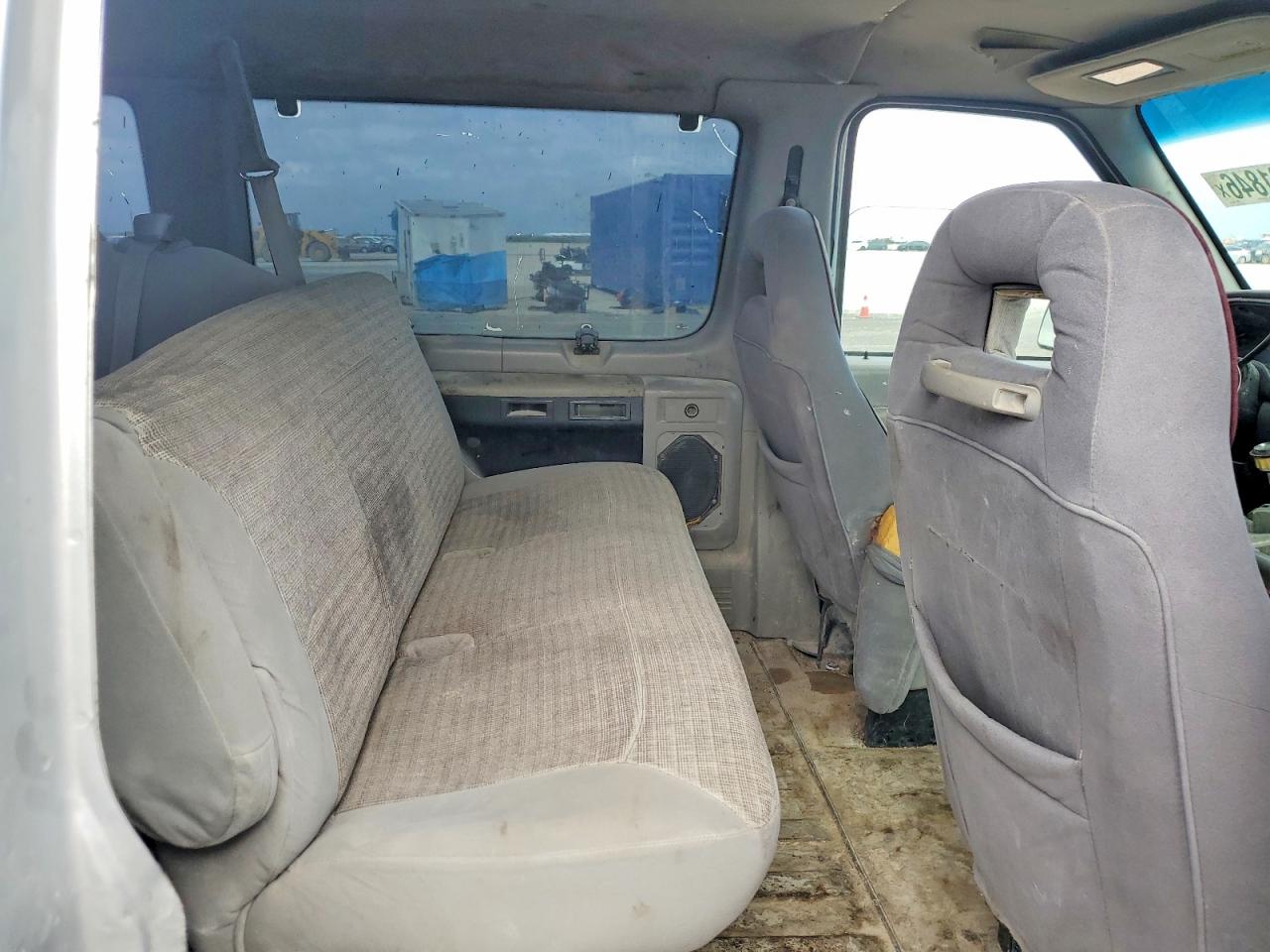 2002 Ford Econoline VIN 1FBSS31L62HA65019 photo 11