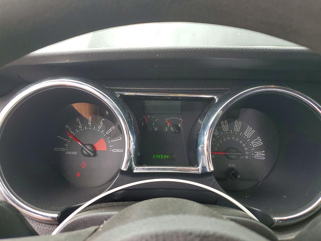 2005 Ford Mustang VIN 1ZVFT82HX55241235 photo 9