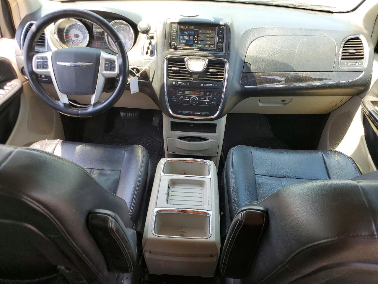 2014 Chrysler Minivan VIN 2C4RC1BG3ER444095 photo 8