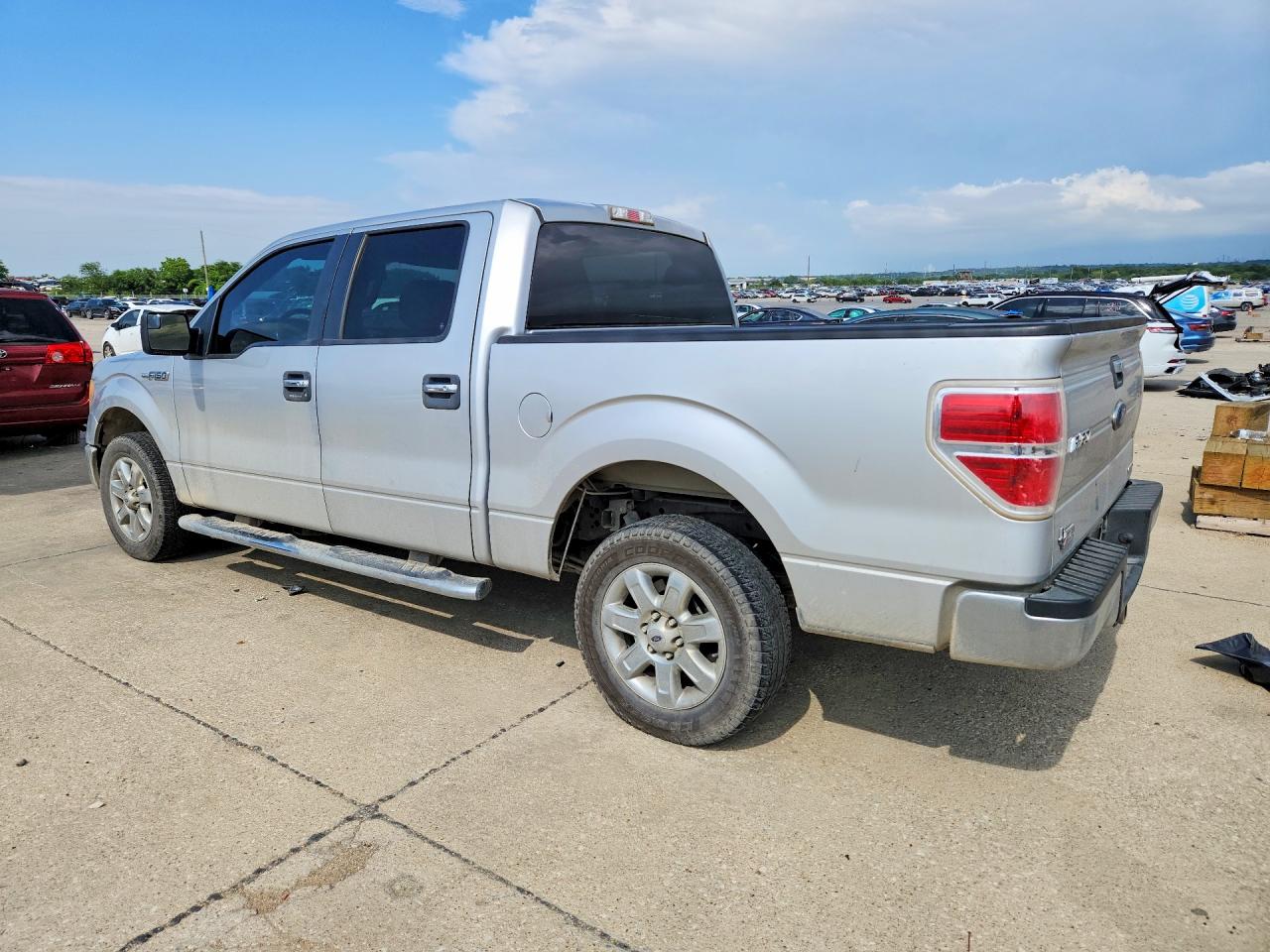 2013 Ford F150 VIN 1FTFW1CF3DKG05395 photo 2