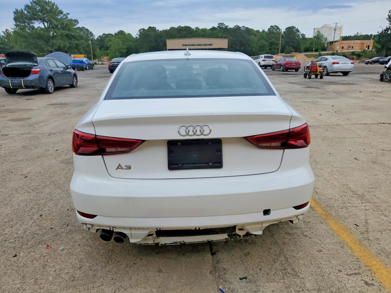 2018 Audi A3 VIN WAUAUGFF4J1072633 photo 6
