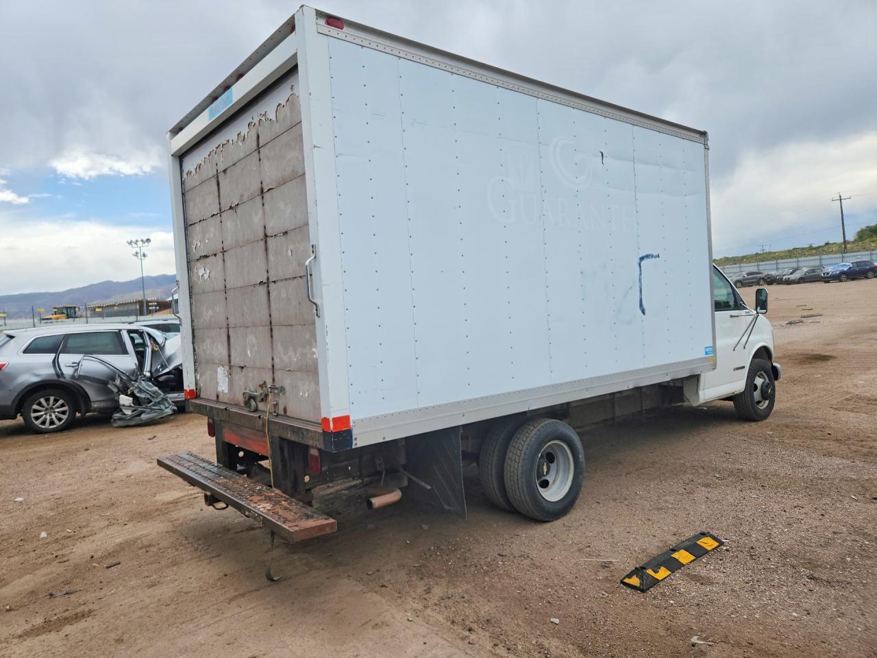 2000 CHEV Express VIN 1GBJG31RXY1251990 photo 3
