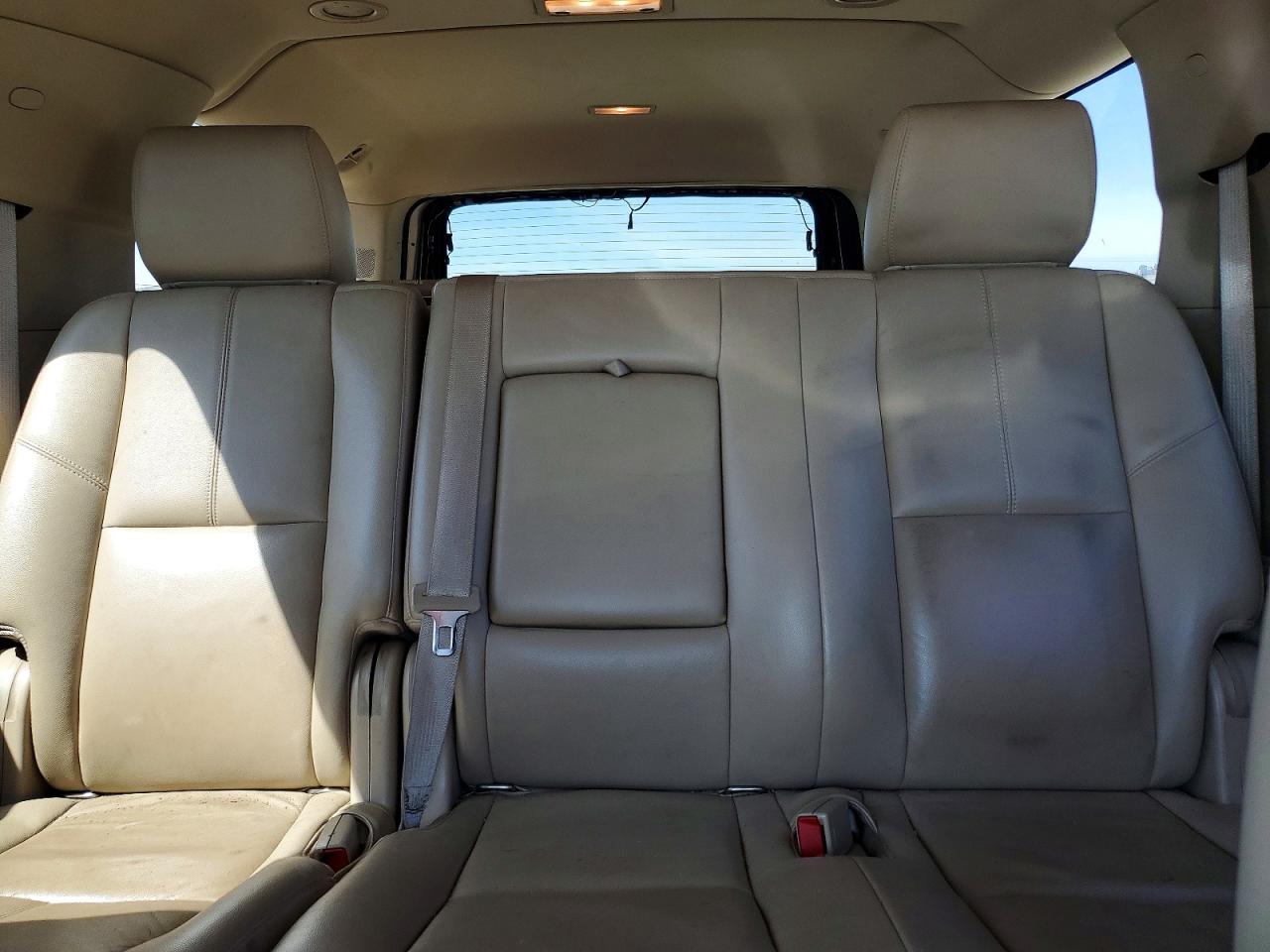 2012 Chevrolet Suburban VIN 1GNSKJE7XCR191707 photo 10