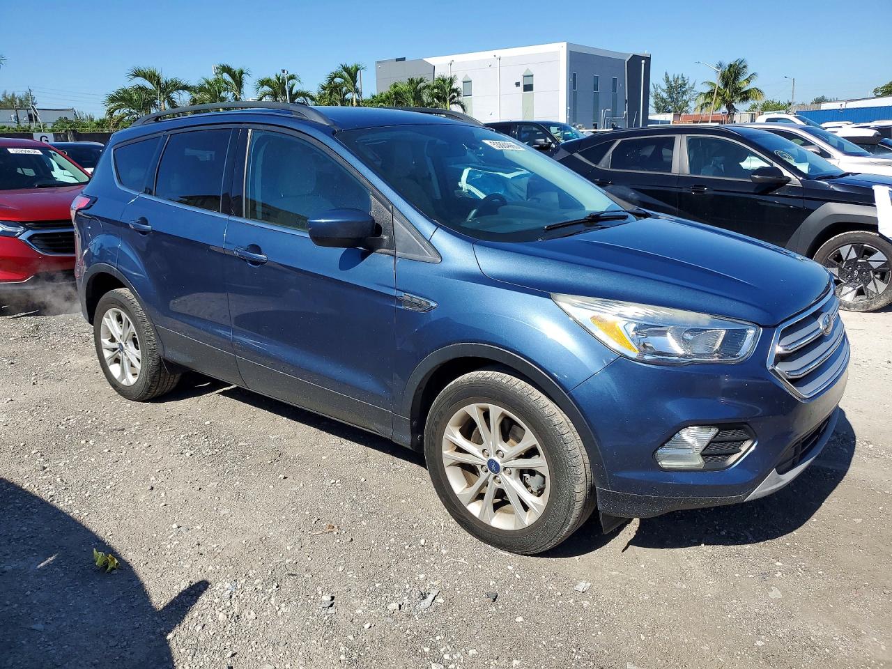 2018 Ford Escape VIN 1FMCU9GD7JUC79127 photo 4