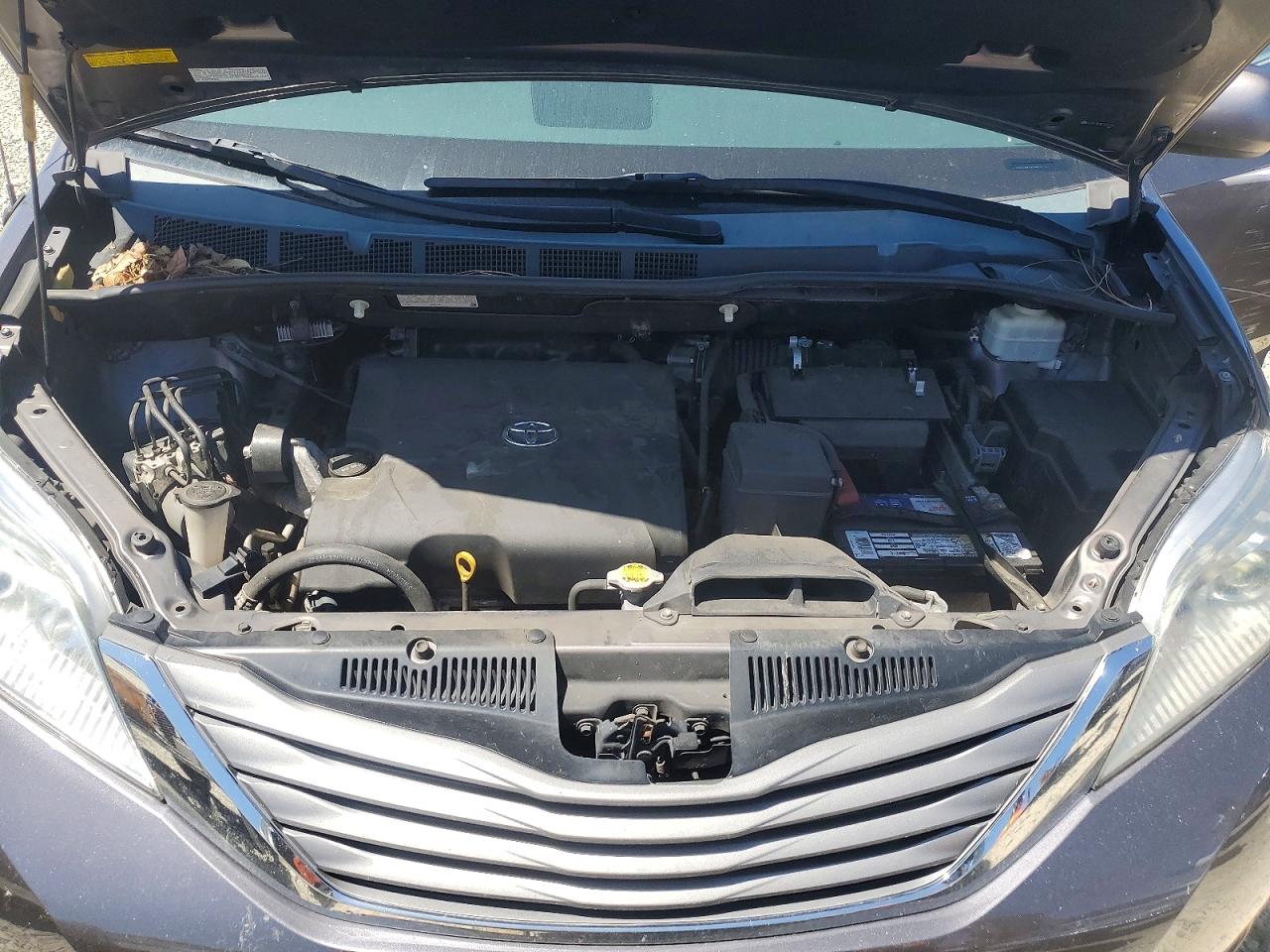 2012 Toyota Sienna VIN 5TDDK3DC8CS031256 photo 12