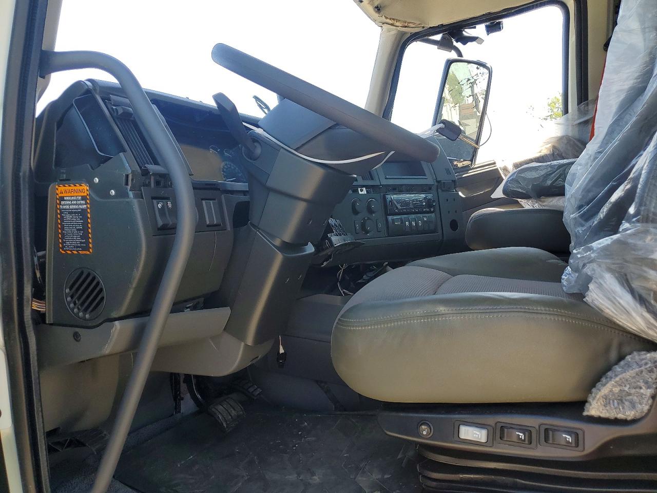 2026 Volvo All other VIN 4V4WC9DH4TN713596 photo 5