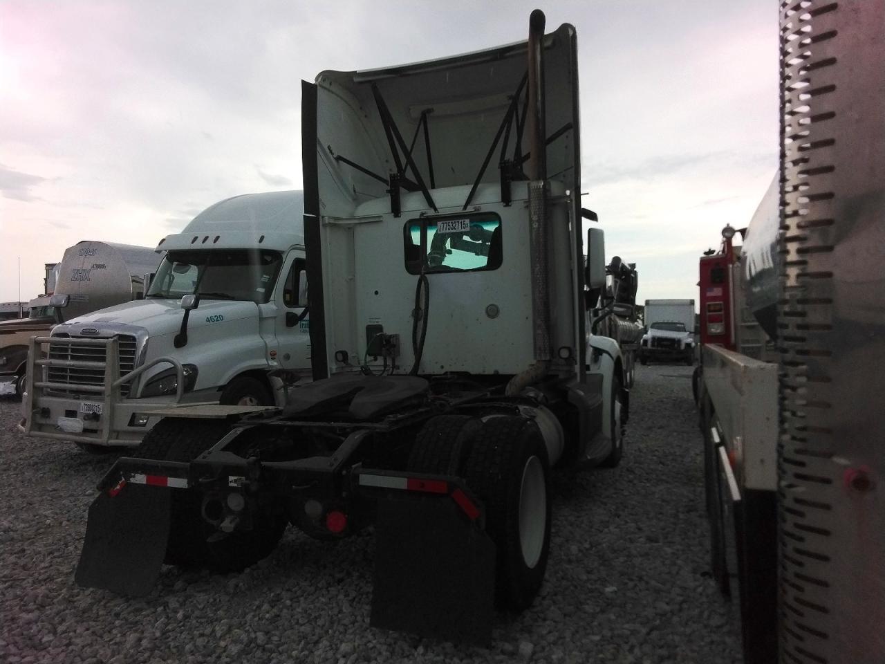 2017 PETERBILT All models VIN 1XPBA48XXHD409527 photo 4