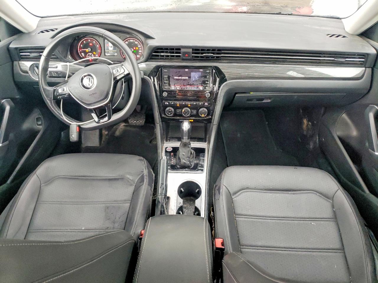 2021 Volkswagen Passat VIN 1VWBA7A3XMC002900 photo 8
