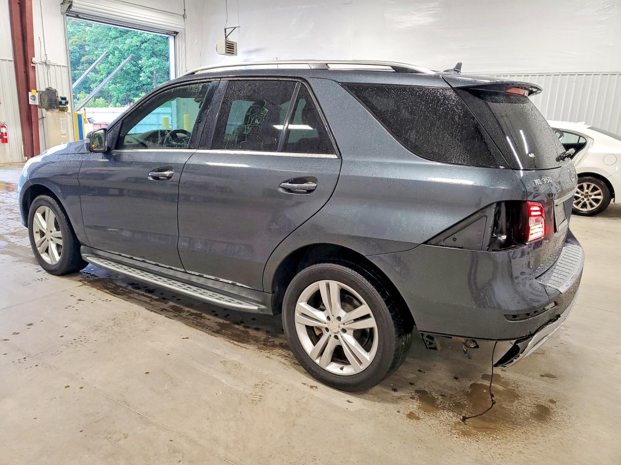 2014 Mercedes-Benz M-class VIN 4JGDA5JB4EA349882 photo 2
