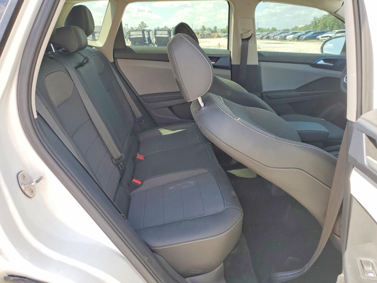 2024 Volkswagen All other VIN 3VVEX7B25RM004291 photo 11