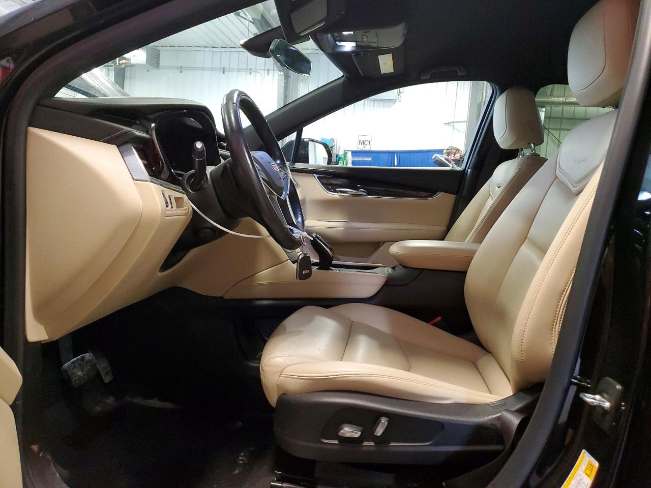 2018 Xt5 VIN 1GYKNARS3JZ193062 photo 7