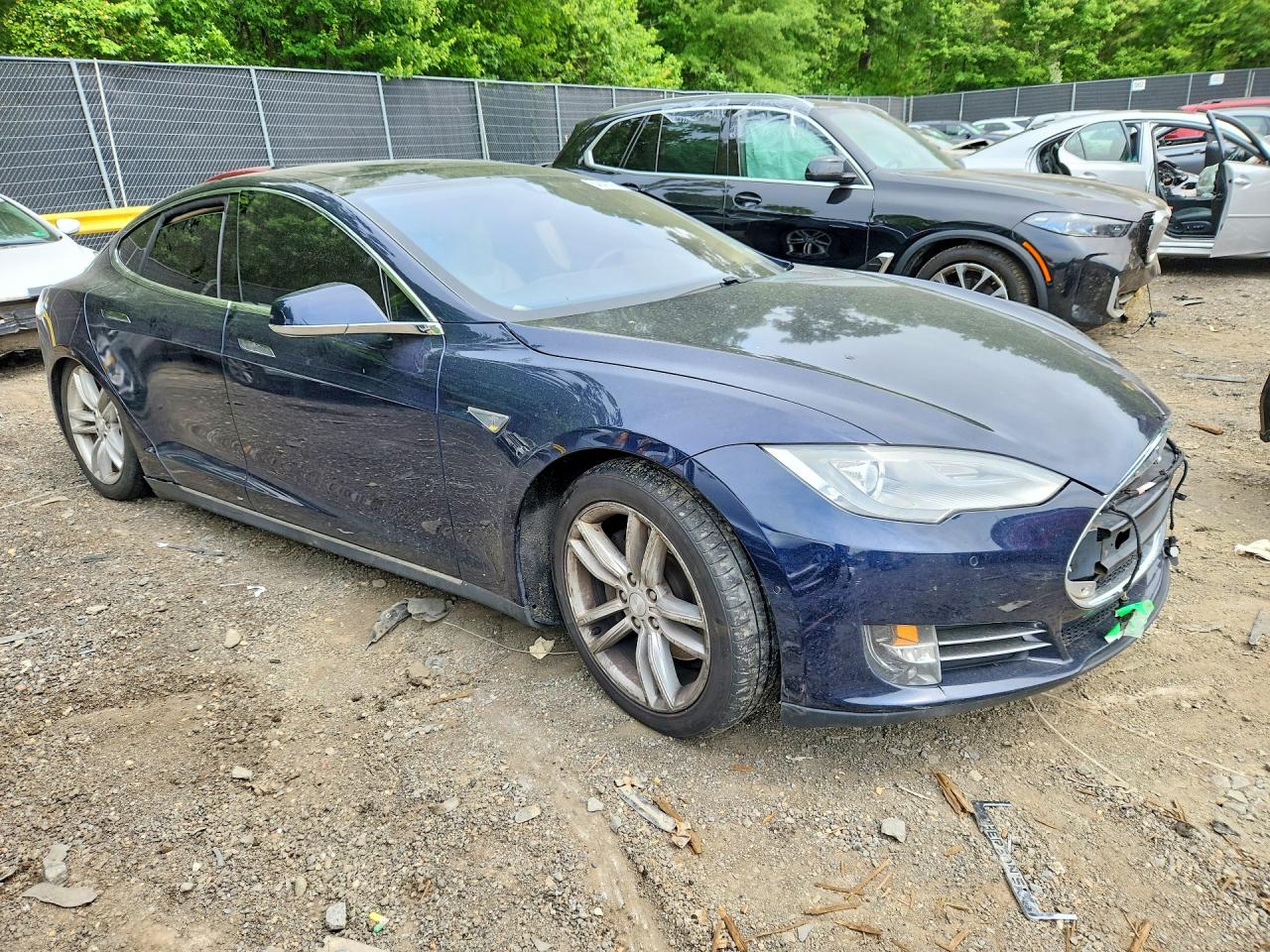 2015 Tesla Model s VIN 5YJSA1H22FFP74892 photo 4