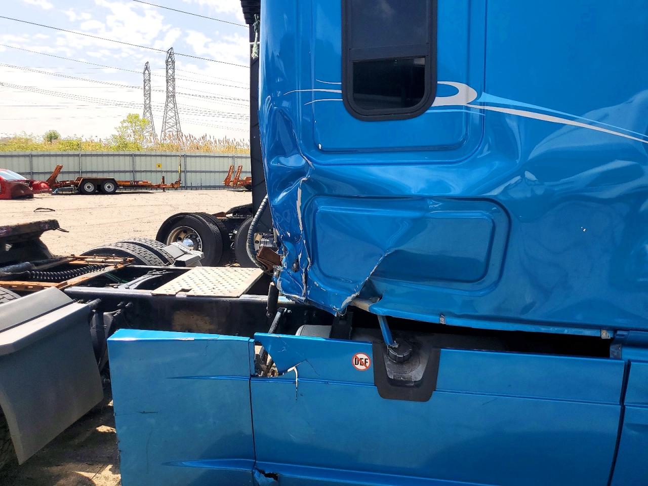 2020 FREIGHTLINER All other VIN 3AKJHHDR5LSLK0595 photo 9