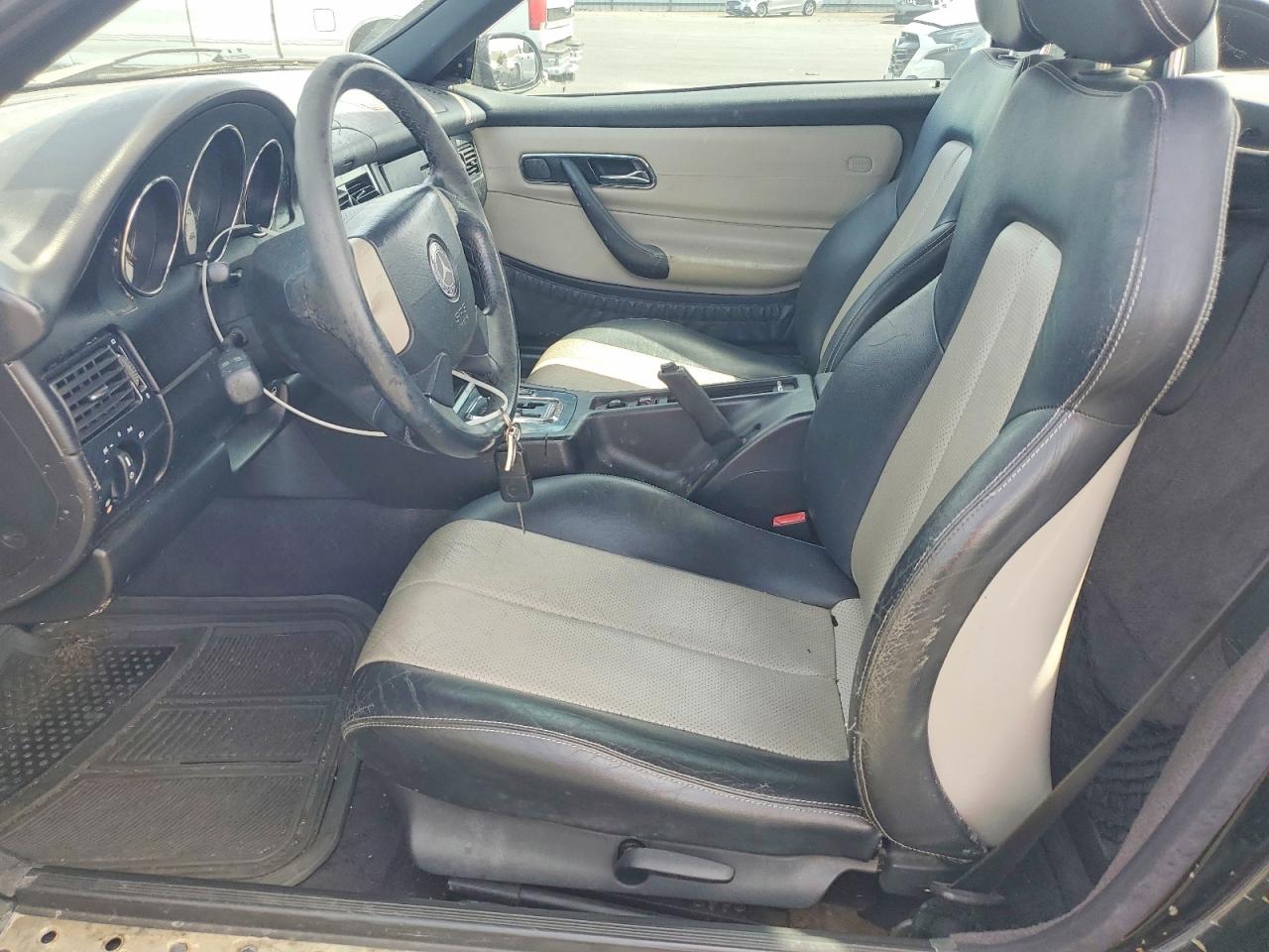 2000 Mercedes-Benz Slk-class VIN WDBKK47F8YF168870 photo 7
