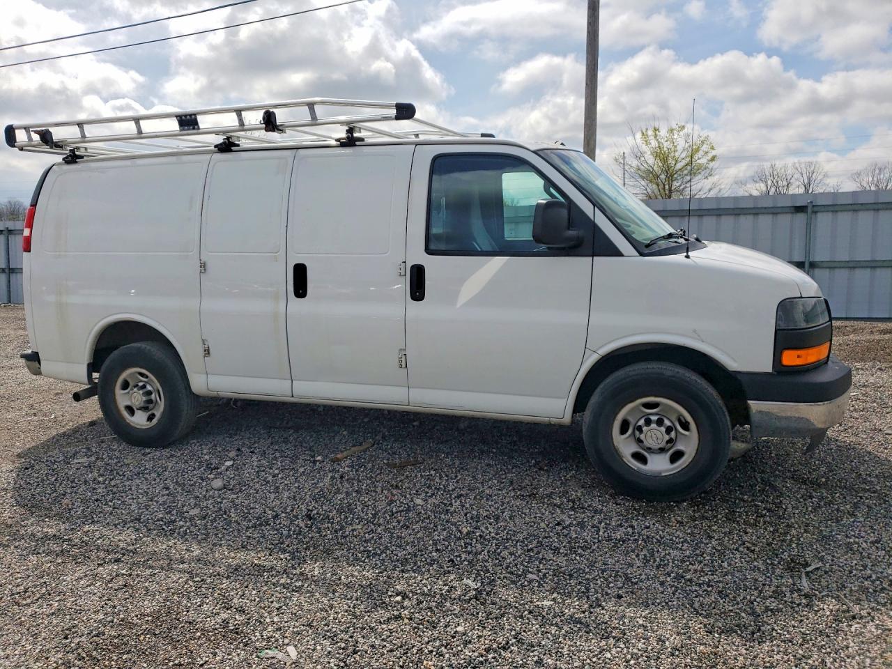 2020 GMC Savana VIN 1GTW7AFP3L1216066 photo 4