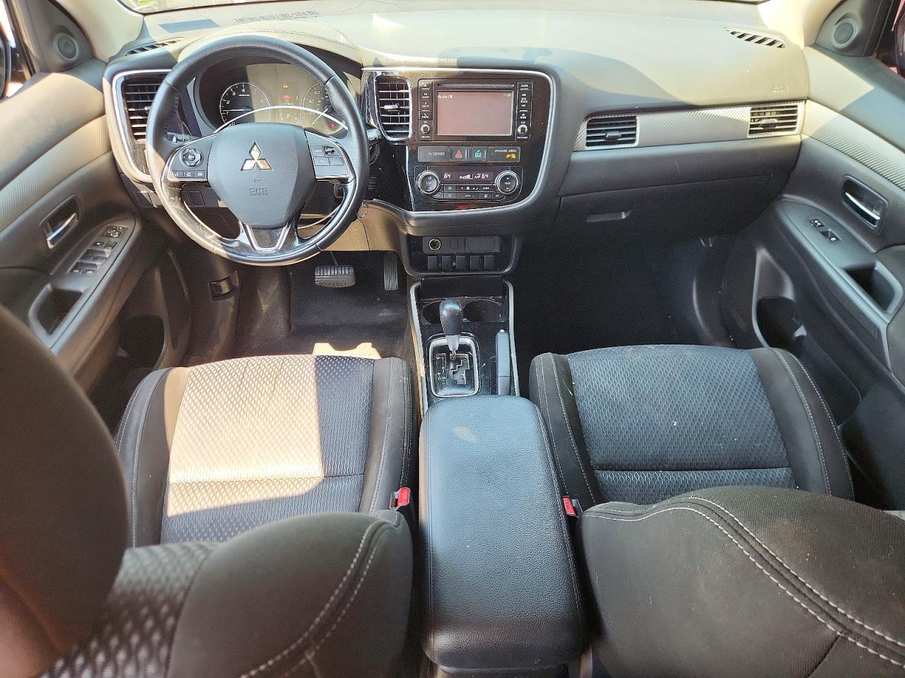 2017 Mitsubishi Outlander VIN JA4AD2A35HZ068227 photo 8