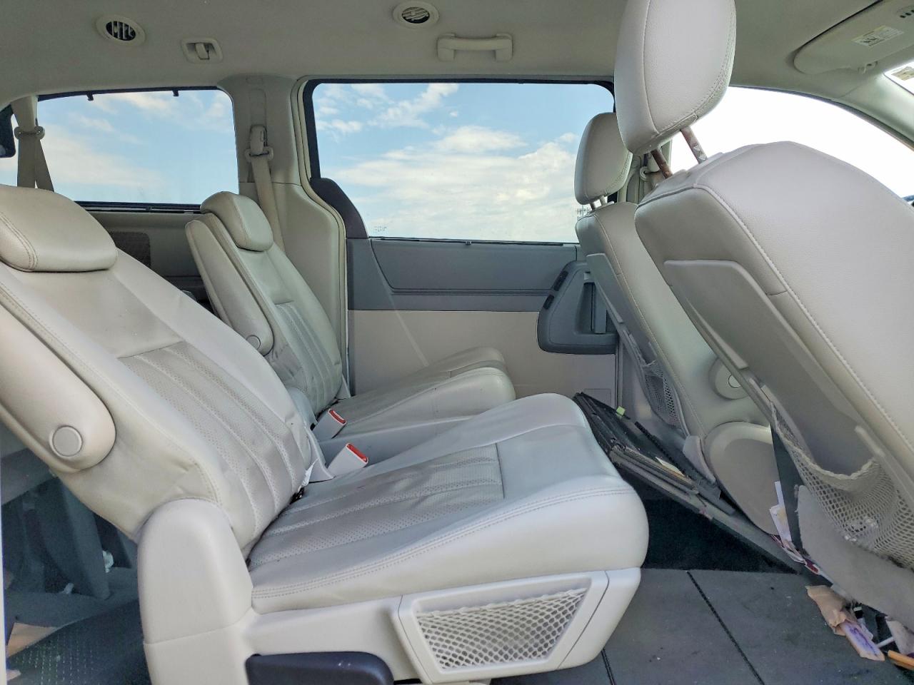 2009 CHRY Minivan VIN 2A8HR54169R640380 photo 11