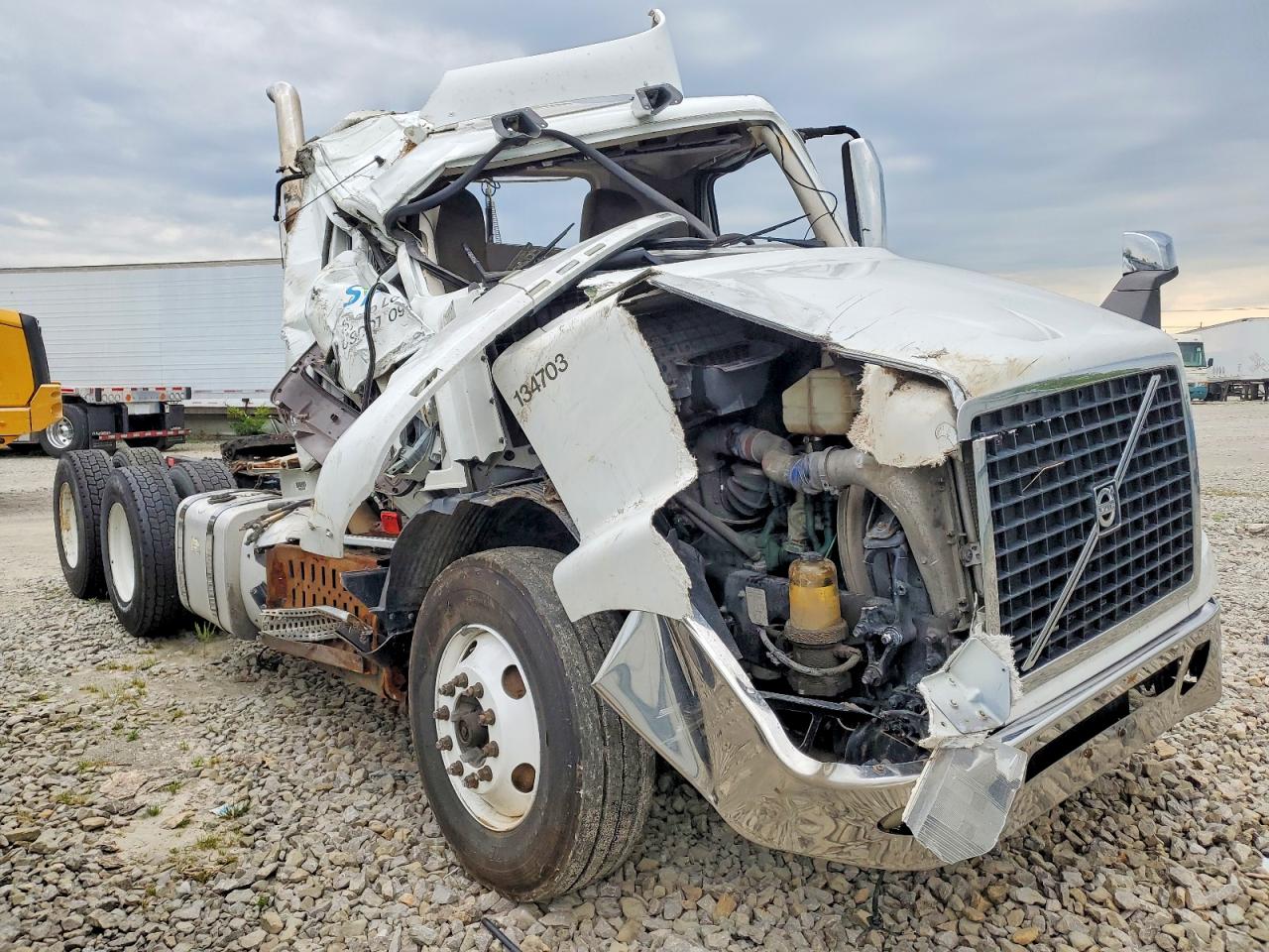 2016 Volvo Vnm VIN 4V4MC9EG9GN959160 photo 1