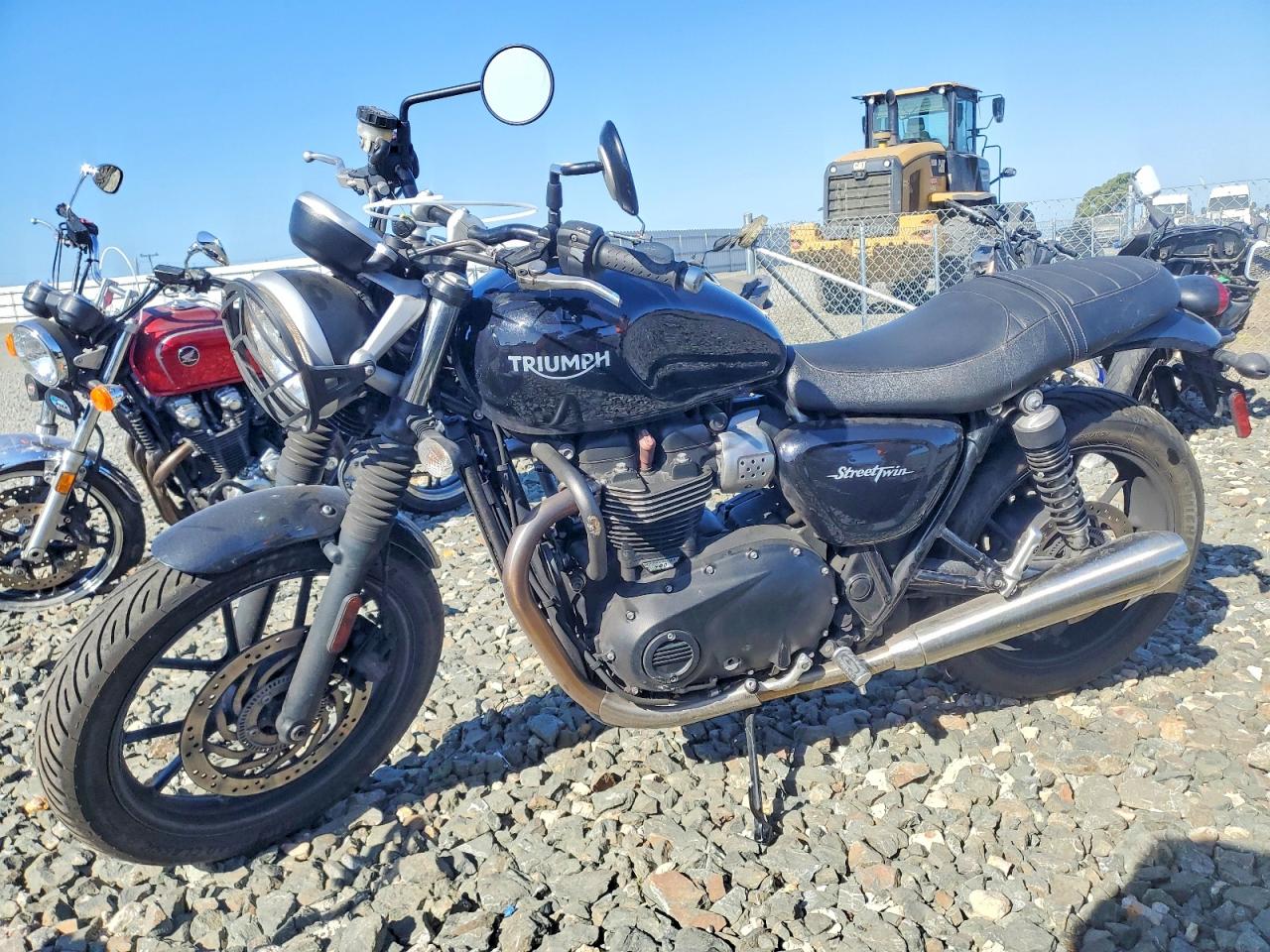 2016 TRIUMPH Street VIN SMTD31GN2GT748503 photo 3