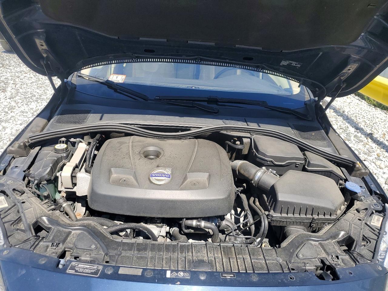 2015 Volvo S60 VIN YV126MFK2F2336893 photo 11
