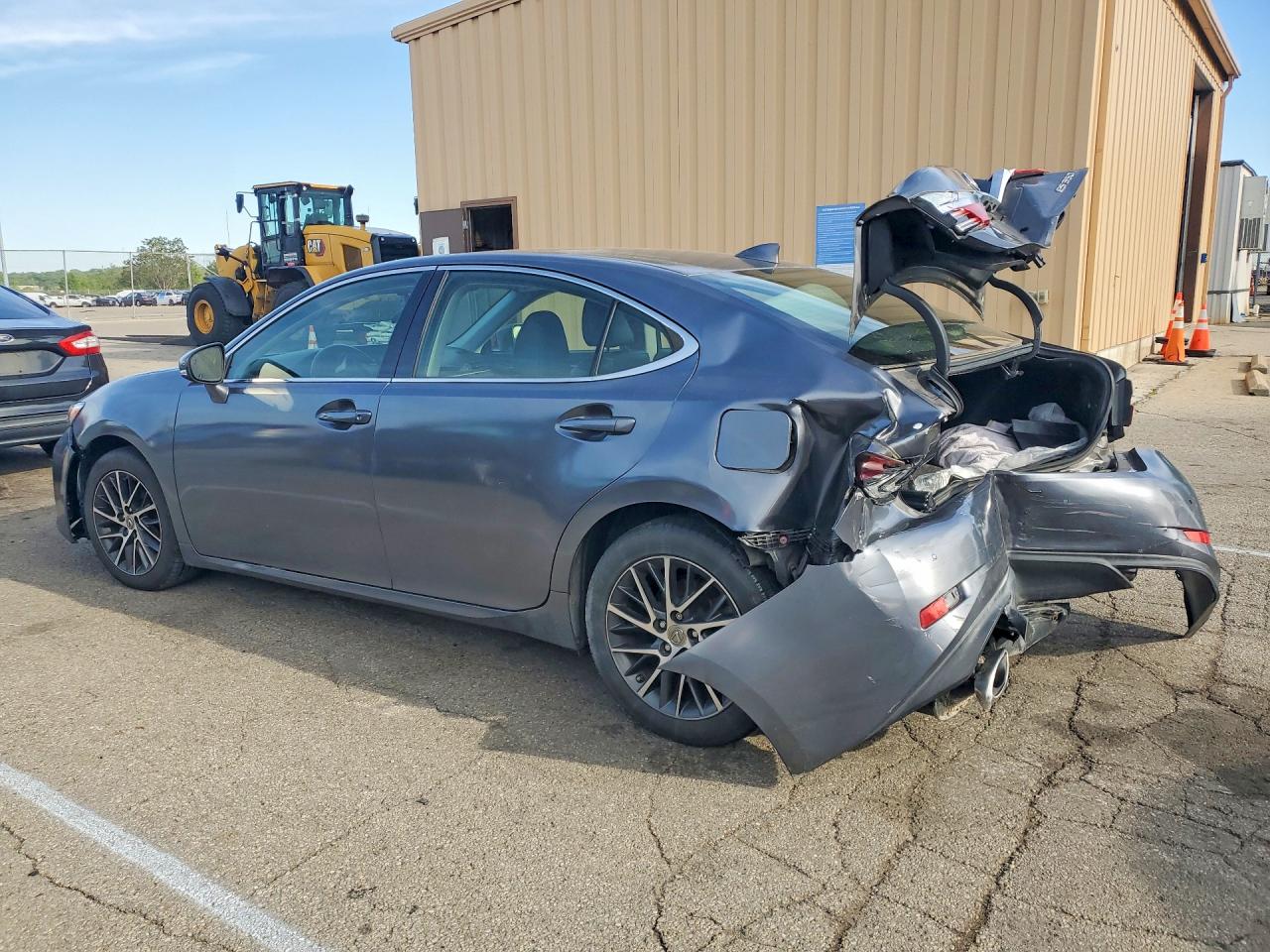 2016 Lexus ES350 VIN JTHBK1GGXG2231996 photo 2
