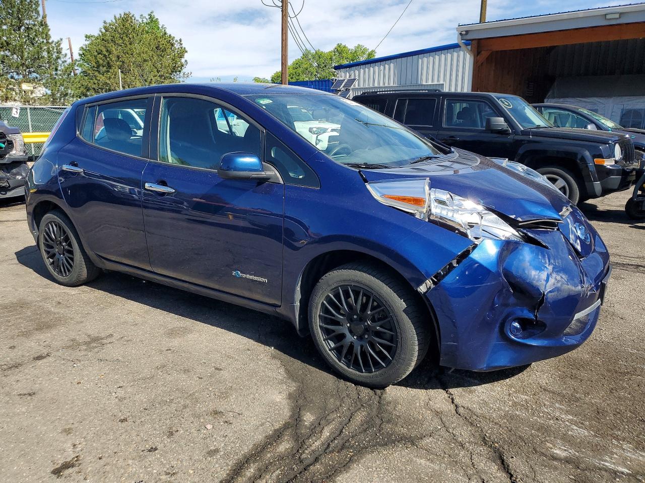 2017 Nissan Leaf VIN 1N4BZ0CP1HC310701 photo 4